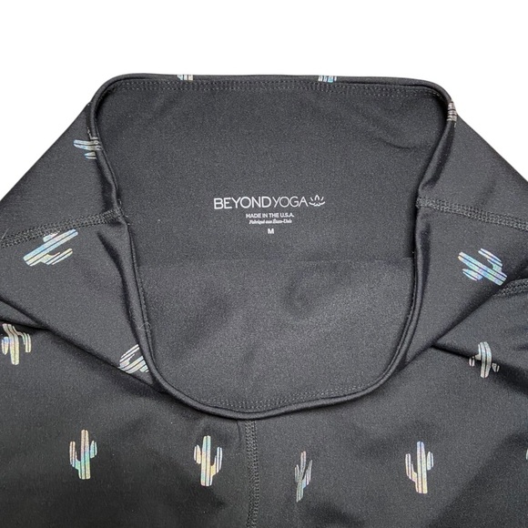 Beyond Yoga Cactus Print High Waisted‎ Leggings Size Medium Black Workout - Picture 5 of 5